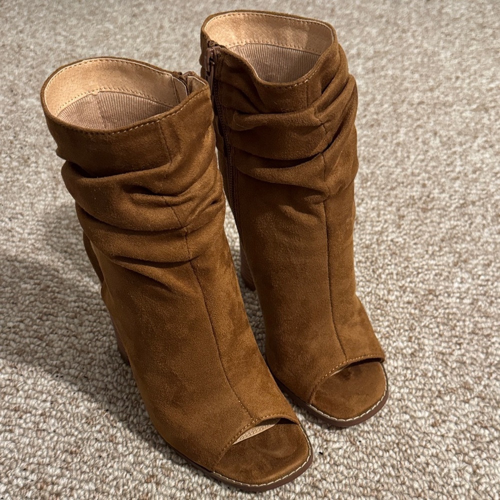 VENUS Tan Peep-Toe Heeled Boots